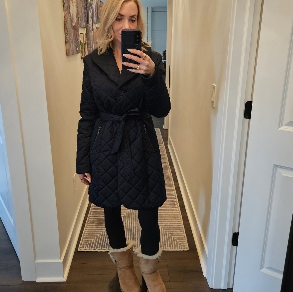 T Tahari Navy Quilted Belted Coat - Size S - Picture 2 of 16
